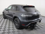 Used 2024 Porsche Macan image 3