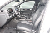 Used 2024 Porsche Cayenne image 5