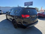 Used 2018 Chrysler Pacifica Touring-L image 6