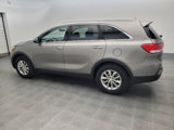 Used 2017 Kia Sorento LX w/ LX Convenience Package image 3