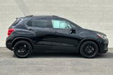 Used 2022 Chevrolet Trax LT w/ Midnight Edition image 3