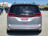 Used 2021 Chrysler Pacifica Touring-L image 5