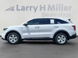 Used 2022 Kia Sorento LX image 2