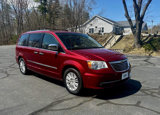 Used 2013 Chrysler Town & Country Limited w/ Luxury Group image 2