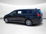 Used 2023 Chrysler Pacifica Touring-L image 5