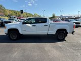 Used 2022 GMC Canyon AT4 image 2