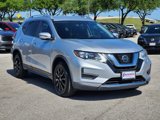 Used 2018 Nissan Rogue SV image 2