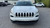 Used 2015 Jeep Cherokee Latitude image 2