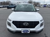 Used 2023 Hyundai Venue SE image 2