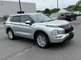 Used 2022 Mitsubishi Outlander ES image 3
