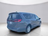 Used 2023 Chrysler Pacifica Touring-L image 3