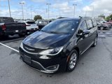 Used 2019 Chrysler Pacifica Limited image 2
