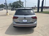 Used 2022 Volkswagen Tiguan SE R-Line image 4