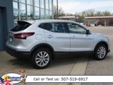Used 2021 Nissan Rogue Sport S image 3