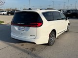 New 2025 Chrysler Pacifica Pinnacle image 4