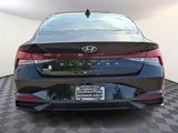Used 2023 Hyundai Elantra SE w/ Cargo Package image 5