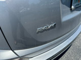 Used 2018 Toyota RAV4 SE image 4