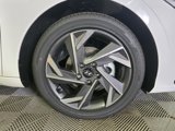New 2025 Hyundai Elantra SEL image 3