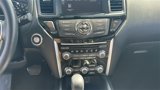 Used 2018 Nissan Pathfinder SV image 2