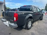 Used 2010 Nissan Frontier SE image 3