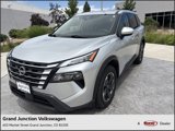 Used 2024 Nissan Rogue SV image 3
