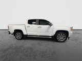 Used 2022 GMC Canyon Denali image 2