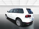 Used 2010 Volkswagen Touareg TDI image 3
