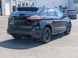Certified 2022 Ford Edge SE w/ Black Appearance Package image 3