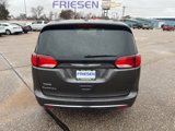 Used 2017 Chrysler Pacifica Touring-L image 3