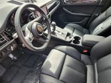 Certified 2024 Porsche Macan image 4
