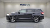 Used 2017 Toyota Highlander LE image 2