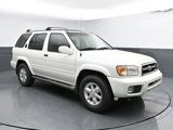 Used 2001 Nissan Pathfinder LE image 2