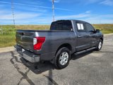 Used 2018 Nissan Titan SV image 3