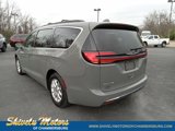 Certified 2022 Chrysler Pacifica Touring-L image 4