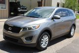 Used 2017 Kia Sorento L image 6