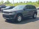 Used 2023 Jeep Grand Cherokee Laredo image 5
