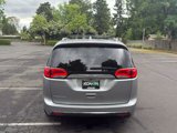 Used 2019 Chrysler Pacifica Touring-L image 4