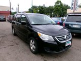 Used 2011 Volkswagen Routan SE image 2