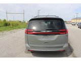 Used 2022 Chrysler Pacifica Touring-L image 3