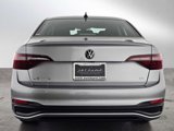 Used 2022 Volkswagen Jetta SE image 4