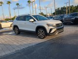 Used 2022 Volkswagen Taos SE w/ Panoramic Sunroof Package image 2