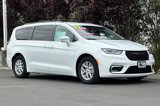 Used 2022 Chrysler Pacifica Touring-L image 2
