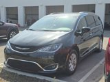 Used 2018 Chrysler Pacifica Touring-L image 5