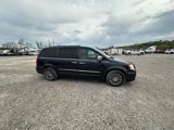 Used 2014 Chrysler Town & Country Touring-L w/ Driver Convenience Group image 4