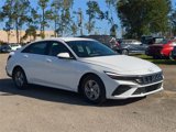 New 2025 Hyundai Elantra SE image 3