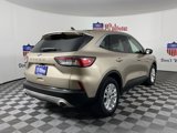 Certified 2020 Ford Escape SE image 3