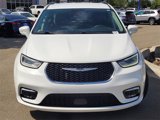 Used 2022 Chrysler Pacifica Touring-L image 2