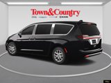 New 2025 Chrysler Pacifica Select image 4