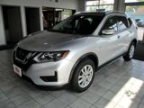 Used 2019 Nissan Rogue SV image 3