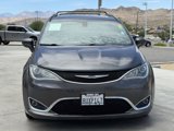 Used 2017 Chrysler Pacifica Touring-L image 3